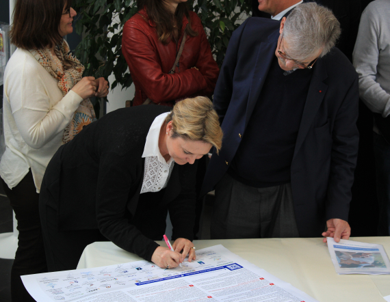 Signature de la Charte Romain Jacob