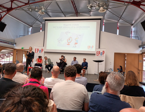 photo de la conférence sur la pair-aidance et la cérébro-lésion