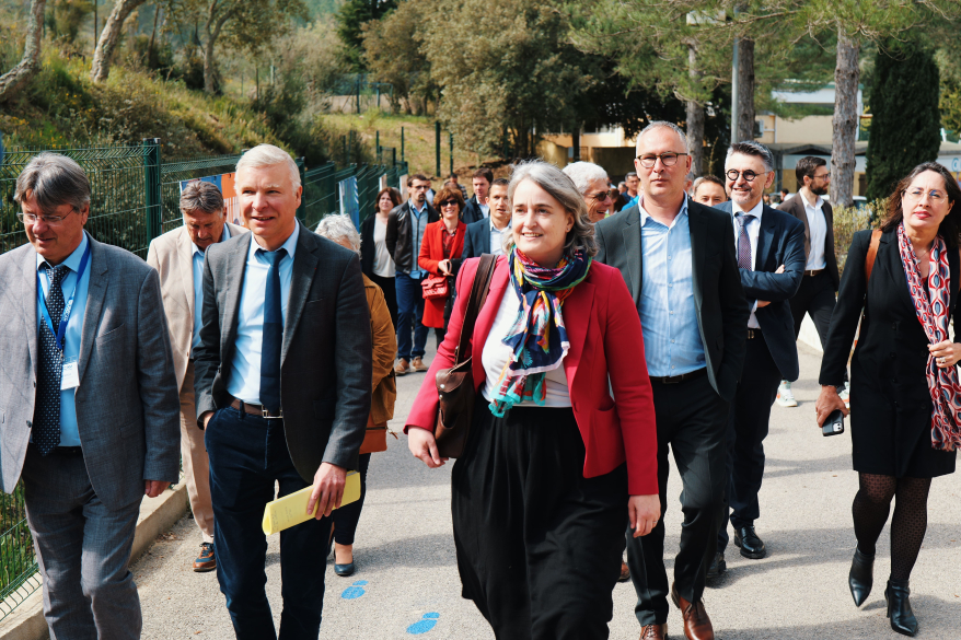 pose premiere pierre mas les collines collobrieres paca corse 2025