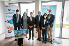 Officiels lors de l'inauguration du centre Escale Thébaudais