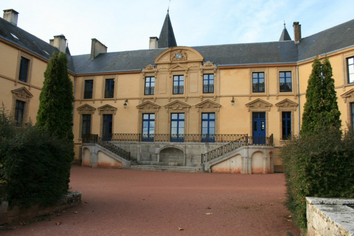 CHATEAU DE VILLENEUVE